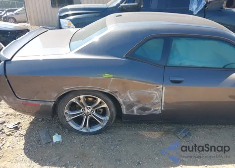 2021 Dodge Challenger R/T z USA, uszkodzony, nr VIN 2C3CDZBT4MH546643